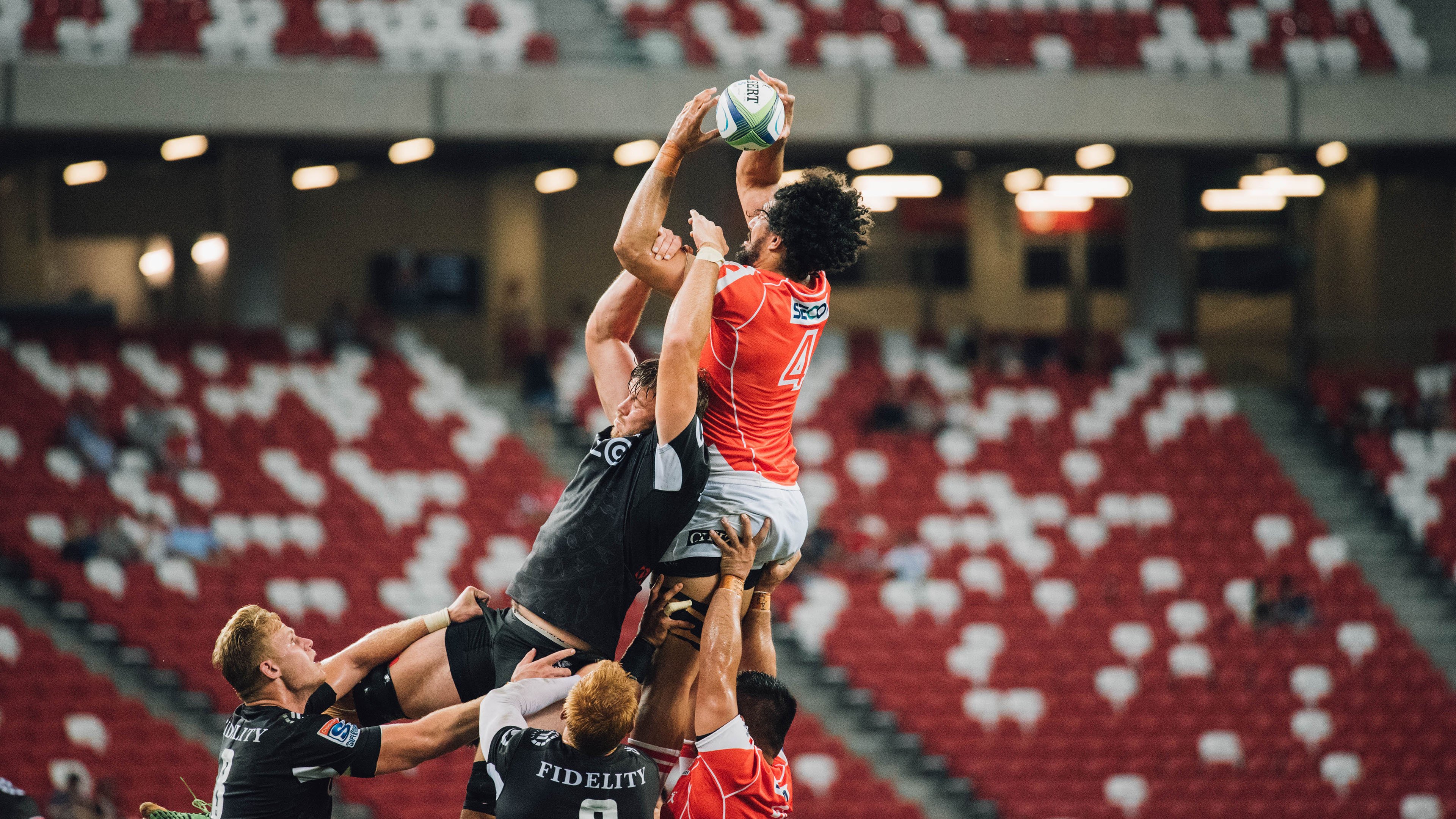 绿茵场与硬木地，当德甲争冠战遇上76人封锁独行侠